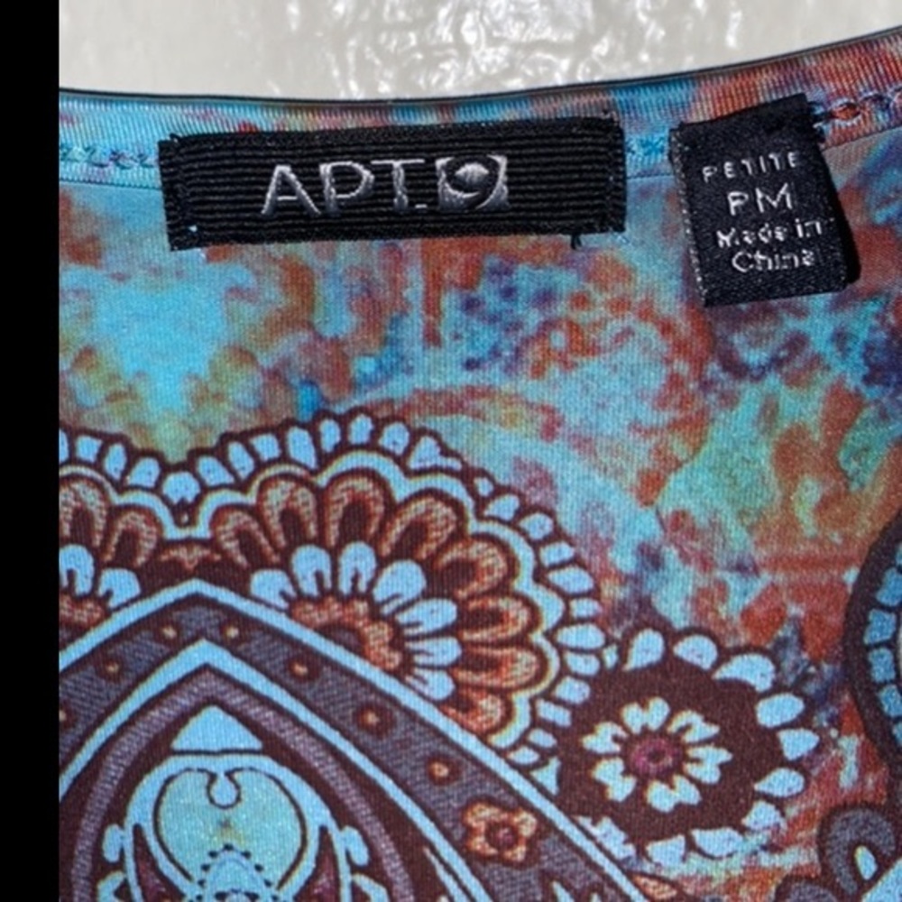 APT 9 Print Top, V Neckline, Cap Sleeve, Size Petite Medium, blue/brown - Picture 4 of 6